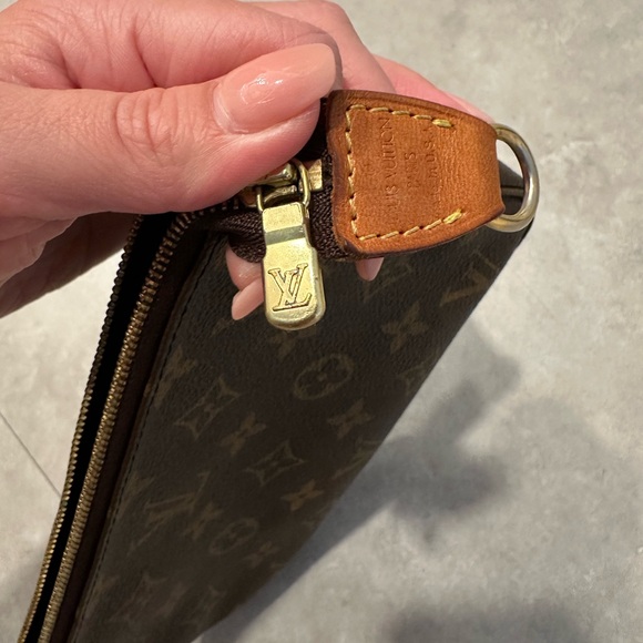 Louis Vuitton monogram pochette - Picture 8 of 11